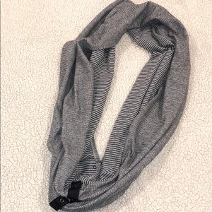 Lululemon 🍋 Infinity Scarf